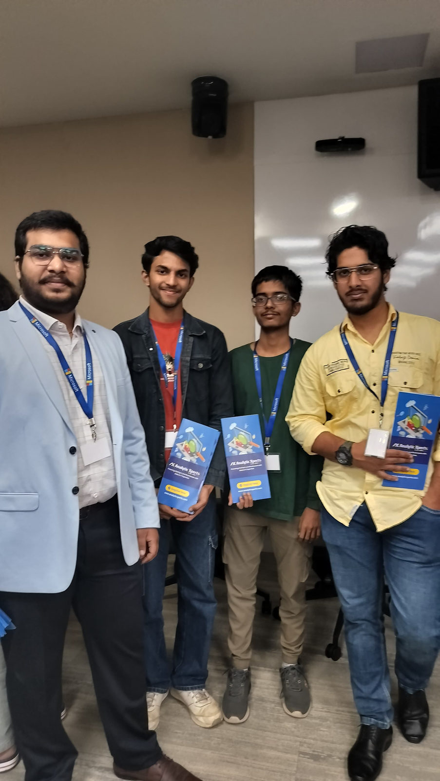 Students promoting AnalyticXperts