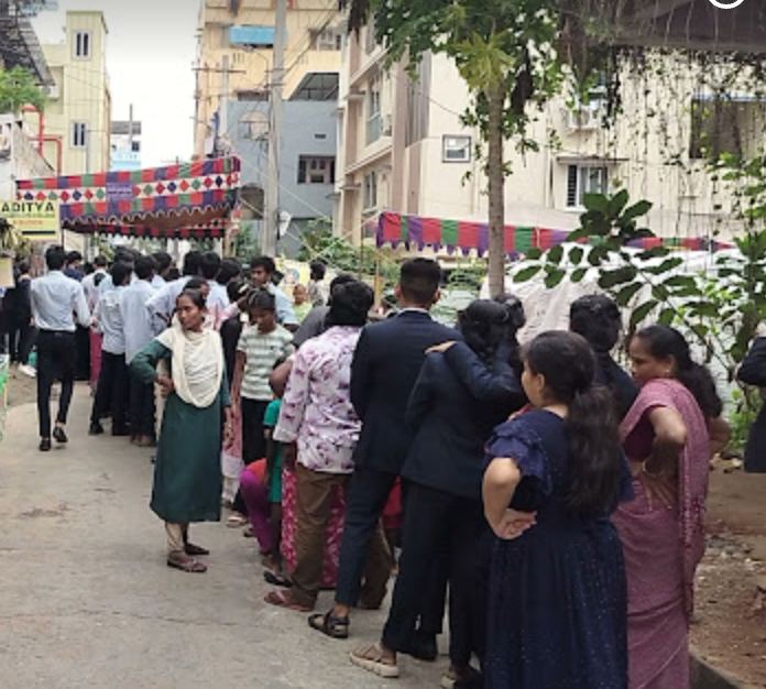 Crowds gathering for the Annadanam